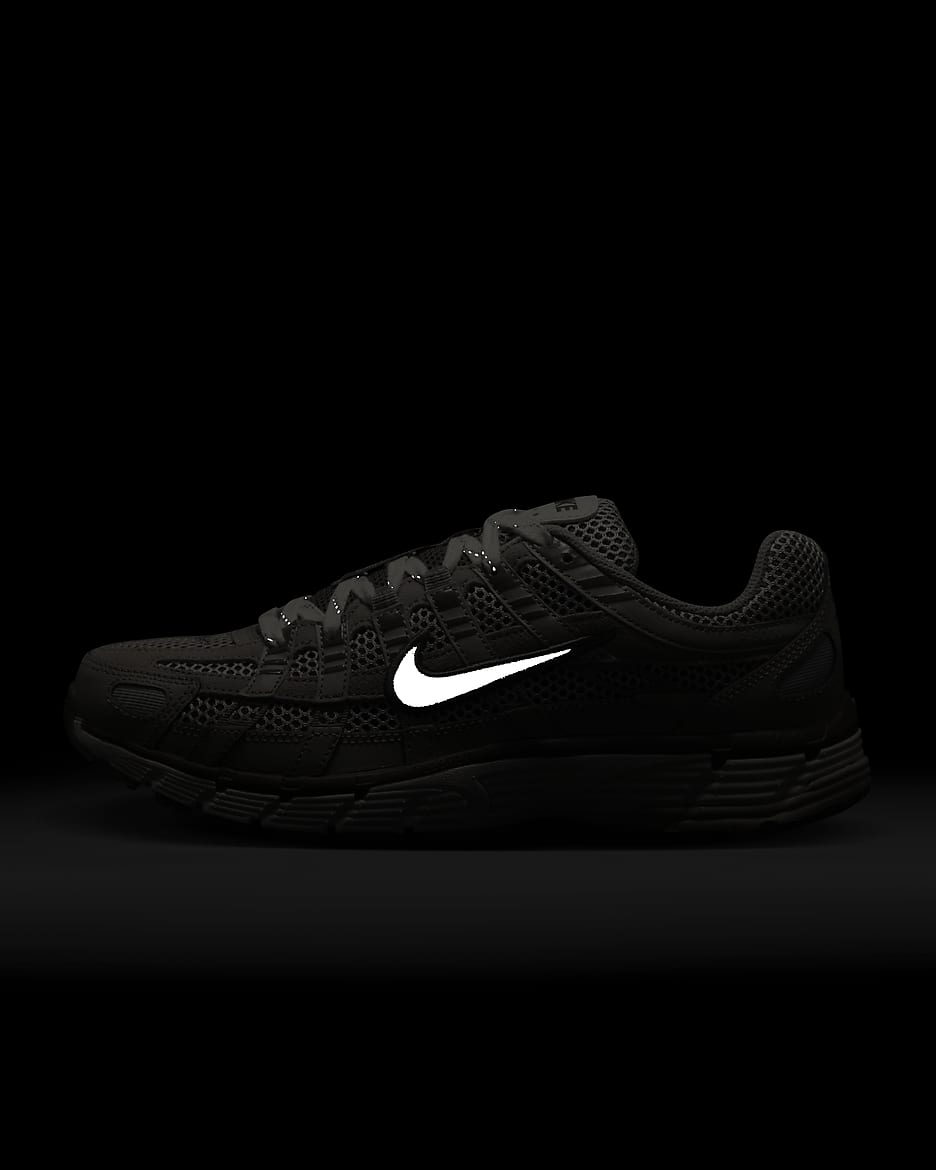 Nike P 6000 Premium Schoenen. Nike BE